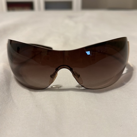 Prada sunglasses - Picture 4 of 4